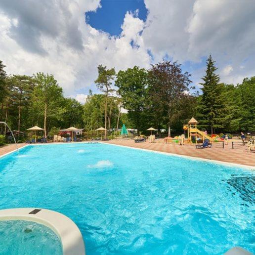 Chalet Wanama. Gelegen Op Het Vakantiepark Het Lierderholt Op De Veluwe. Villa Беекберген Екстериор снимка