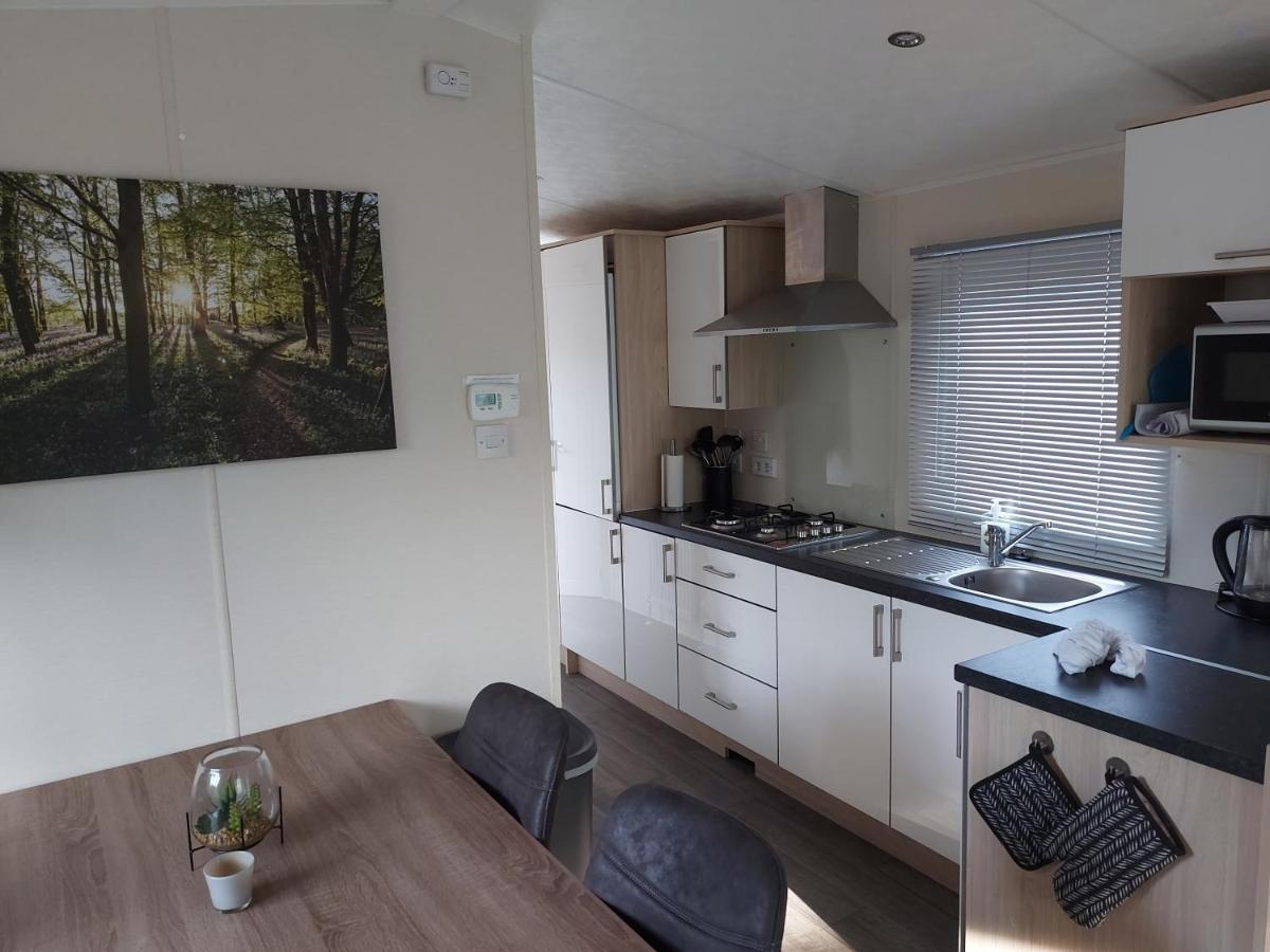 Chalet Wanama. Gelegen Op Het Vakantiepark Het Lierderholt Op De Veluwe. Villa Беекберген Екстериор снимка