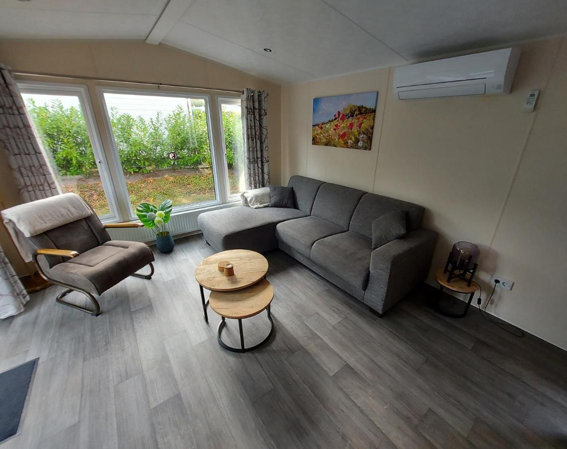 Chalet Wanama. Gelegen Op Het Vakantiepark Het Lierderholt Op De Veluwe. Villa Беекберген Екстериор снимка